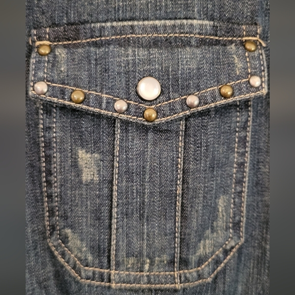 Harley Davidson Logo Embroidered Studded Denim Shirt Pearl Snap Roll Tab Sleeve - Picture 11 of 12